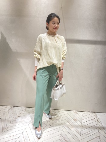 大人気の2way素材シリーズ!履きやすさNO1ですね!
普段と同じ38サイズで脚のラインが綺麗に見えます!