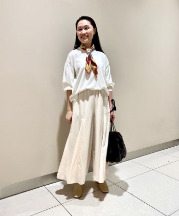 【パフスリーブがかわいい】一枚でも様になります!
程よくゆとりがあり腰回りはすっぽり隠れます。
程よくハリがありながら、柔らかい着心地☆