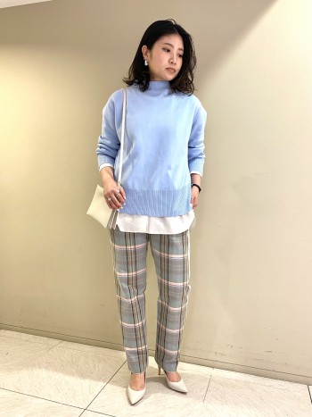 【池袋西武店】2wayで使えるニットは後ろのボタンを少し開けて調節も出来ます*