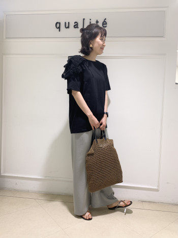 【京都高島屋】オーバーサイズですが、だぼっとし過ぎずちょうどラフさです。ヒップ周りにくる丈感なので、安心感はあると思います。