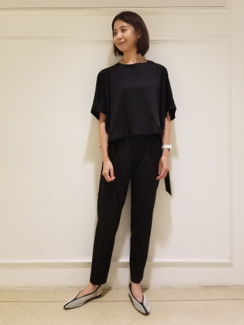 【京都髙島屋】着丈は短めですが、身幅はゆったりしているので着やすいdす。ハイウエストのボトムスとの合わせは脚長効果抜群です。