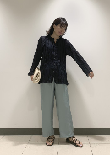 【京都高島屋】羽織でも使える万能トップス。丈も長めで、着るだけでオシャレ感があります。