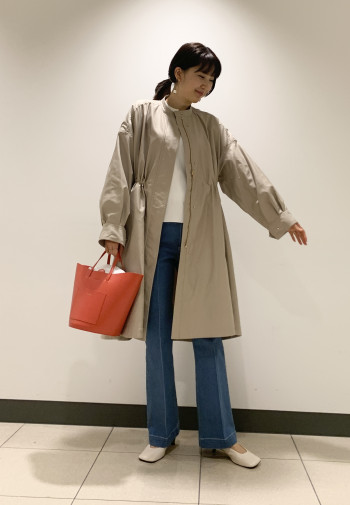 【京都高島屋】昨年人気のコートが素材感を変えて今年も入荷いたしました。素材はたっぷりめなので、サイズは丈の長さで決めていただいたら良いと思います。
