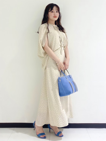 柔らかいシフォン素材で着心地が良かったです。二の腕の一番太い部分が覆われるデザインなので、「腕を出したいけど、二の腕が気になる…」という方にもオススメです◎