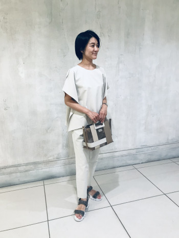 【AU横浜高島屋】つま先、甲、かかと三点すべてサイズ調整できるので足のむくむ時間帯も快適です