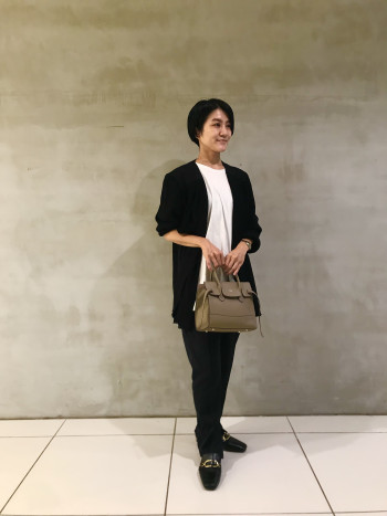 【AU横浜高島屋】少しゆったりサイズですが、いつも通りのサイズで大丈夫です。ゆったりサイズなので厚手ソックスを合わせても⚪︎