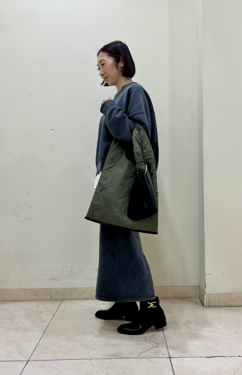 【AU新宿高島屋】ミニミニのトートがセットになっているトートバッグです。 主役としても、サブBAGとしても使える軽量バッグです。