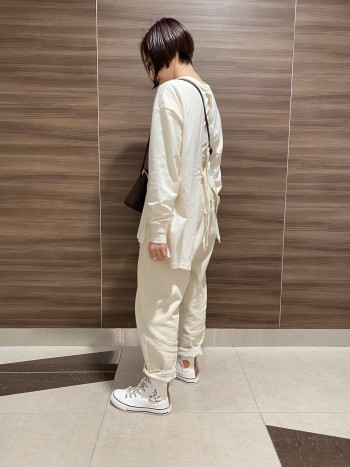 普段は35サイズを履いています。
Sサイズだと若干大きめですが厚手の靴下を
履けばピッタリです。