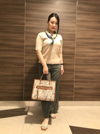 着用サイズ38
ワタリ33.3cm ヒップ101.5cm
股下70.8cm