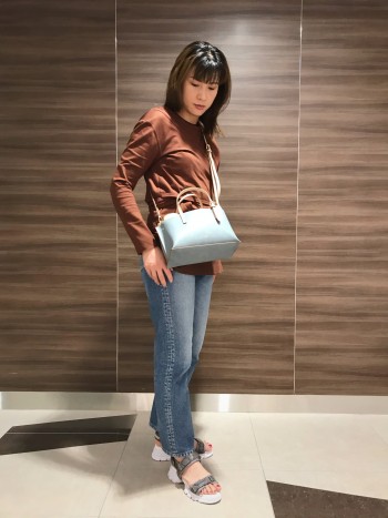 スタイリングのアクセントになるデザインでスタイルアップ!
ちょっとしたお出かけにもお洒落♪