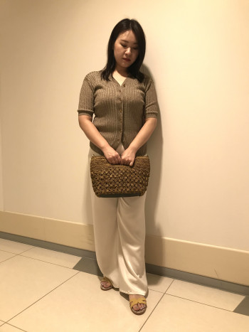 【AU大丸東京店】着用サイズ38
ウエスト68-90cm ワタリ32cm
ヒップ100.8cm 股上28.8cm