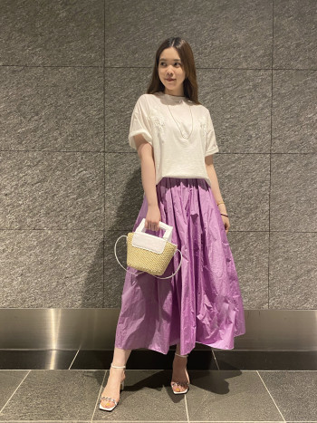 柔らかく着心地の良いTシャツです。ややゆったりとしたシルエットで落ち感が女性らしいです。