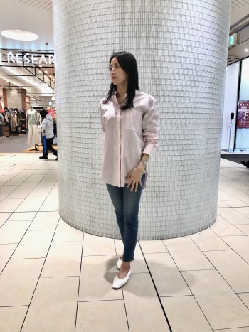 22サイズ
ストレッチが効いていてとても履きやすいです。
股上も深めです。