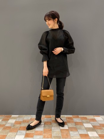 ストレッチのおかげでストレスフリーで履いていただけます!
私の身長でくるぶしは隠れるほどでした。