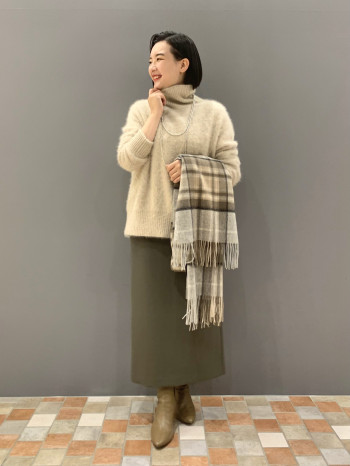 チクチクせずとても柔らかい毛質です。
イエベのオータムタイプですが、どのタイプの方でも馴染みやすいベージュです。