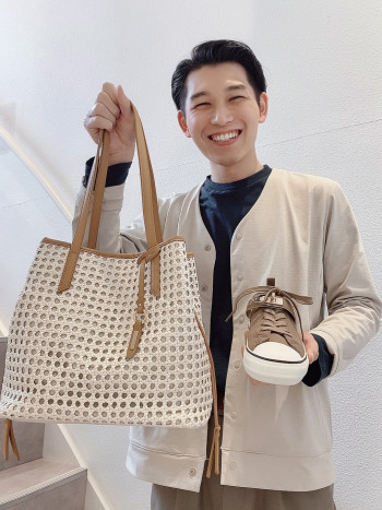 金具を止める部分はゴムになっているので履きやすいです。ニット素材で足あたりも良いです。