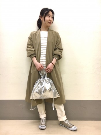 軽くてサブバックにも使いやすいオシャレなバック!持ってみると、意外とギラギラしすぎないです!
