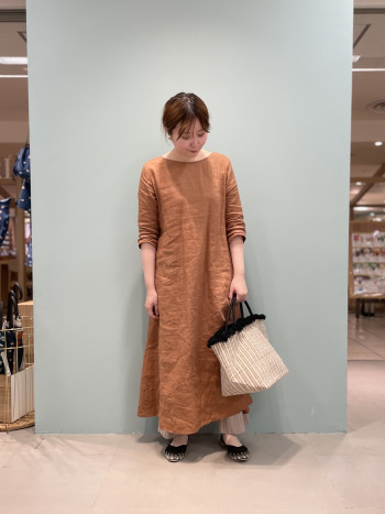 とても涼しくて、身長162cmの私はボトム合わせでも着られる丈感でした!1枚でも足首上くらいの丈感です◎