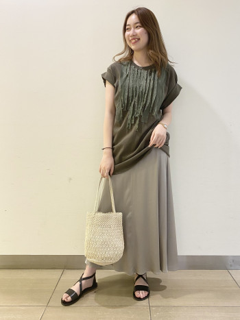 長めの丈でヒップまで隠してくれるのが嬉しい!
フリルのデザインが甘すぎなくて、着やすい!