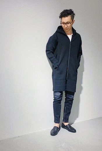 いつも通りサイズ46です。
ストレッチが効いて1日履いていても快適です。