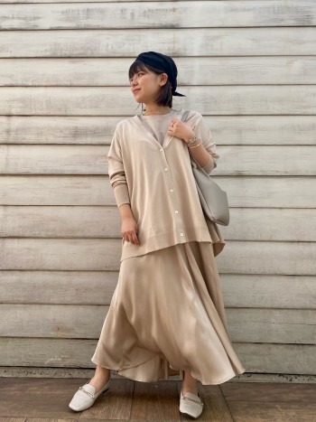 低身長ですがハイウエスト位置であればゆったり着れます。
引きずる感じは無いです。