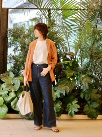 肌触りの優しいフレンチリネンのシャツです。
ゆったりサイズなので羽織としてもおすすめです◎
