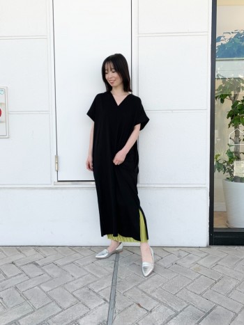 サイズ感はいつも通りで大丈夫です。
革が柔らかいのでとても履きやすいです。