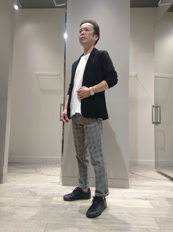 ストレッチ抜群!
ベルトなしでも履けます。