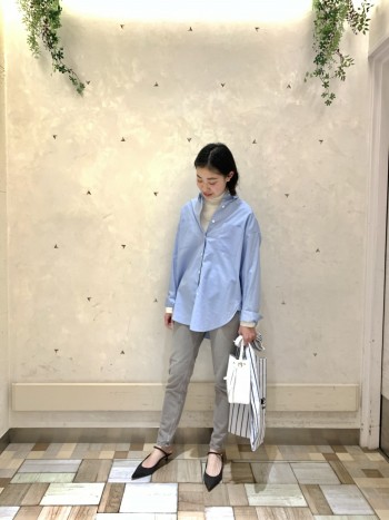 コットン100%で柔らかく、肌触りが良いです。1枚でも、重ねてもお召しいただけます。