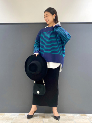 普段、Sサイズで0を着用してます。ヒップはフィットするデザインですが、ボディラインがきれいに細くみえます!わたしの身長で足首くらいの丈です。