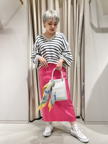 ルージュヴィフの別注ピンクが素敵です!149cmで36サイズ着用していますが丈も長すぎず綺麗に履けます。
