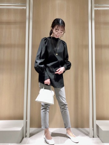 ストレッチ入りなのでとても履きやすいです。絶妙なくすみカラーにより、コーディネートが簡単にワンランク上に仕上がりますよ!